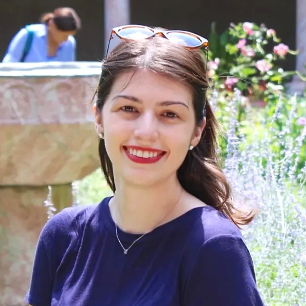 Meet your Posher, Monica